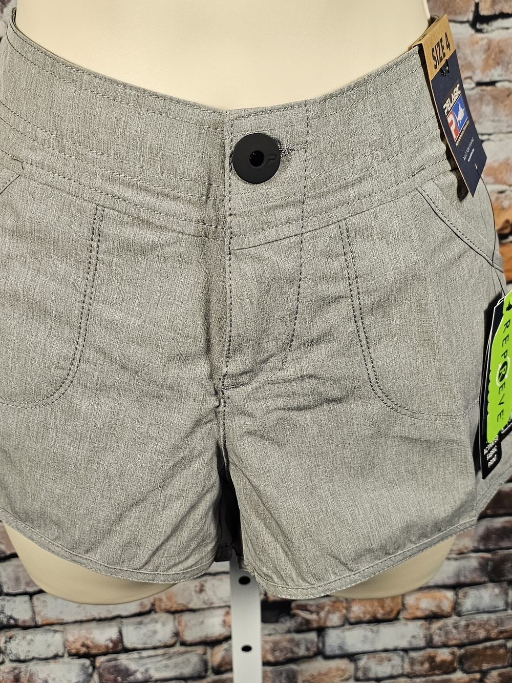 Pelagic Offshore Fishing Shorts Gray Water Activated Print Sz 4 NWT Performance